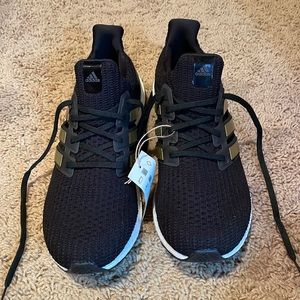 Men’s Size 10.5 Black and Gold Adidas ultra-boost